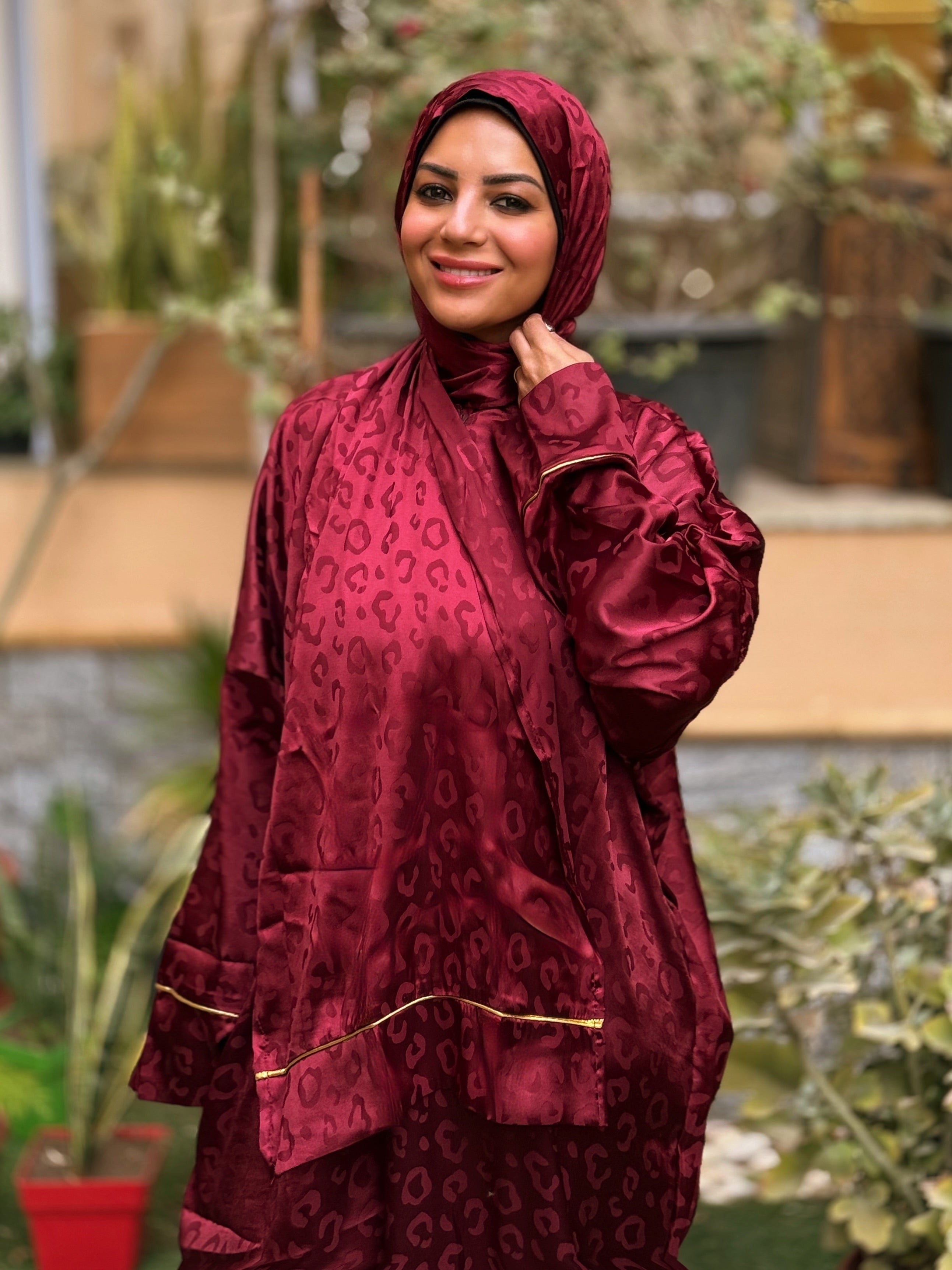 Isdal Ghazal- Burgundy