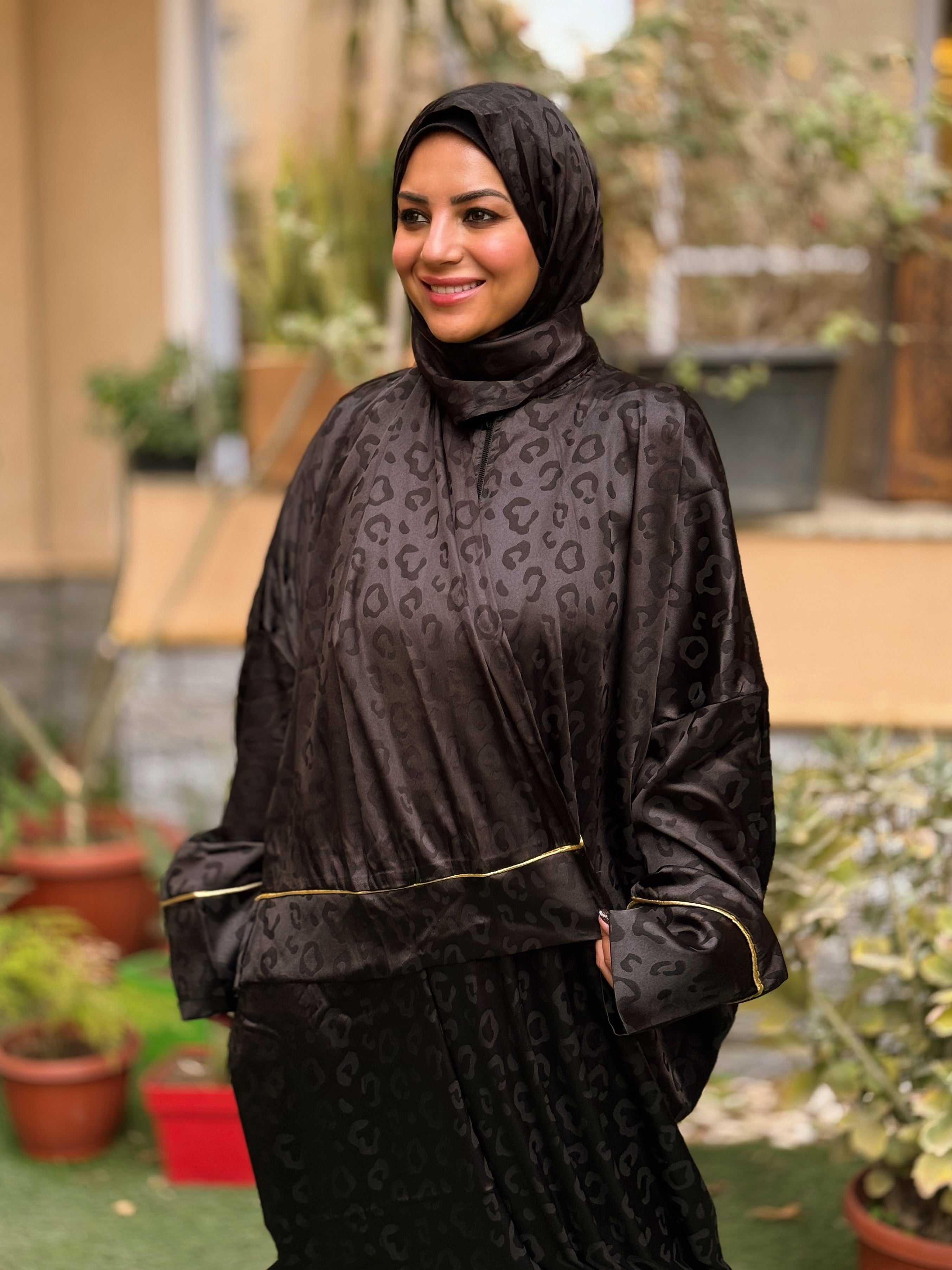 Isdal Ghazal - Black