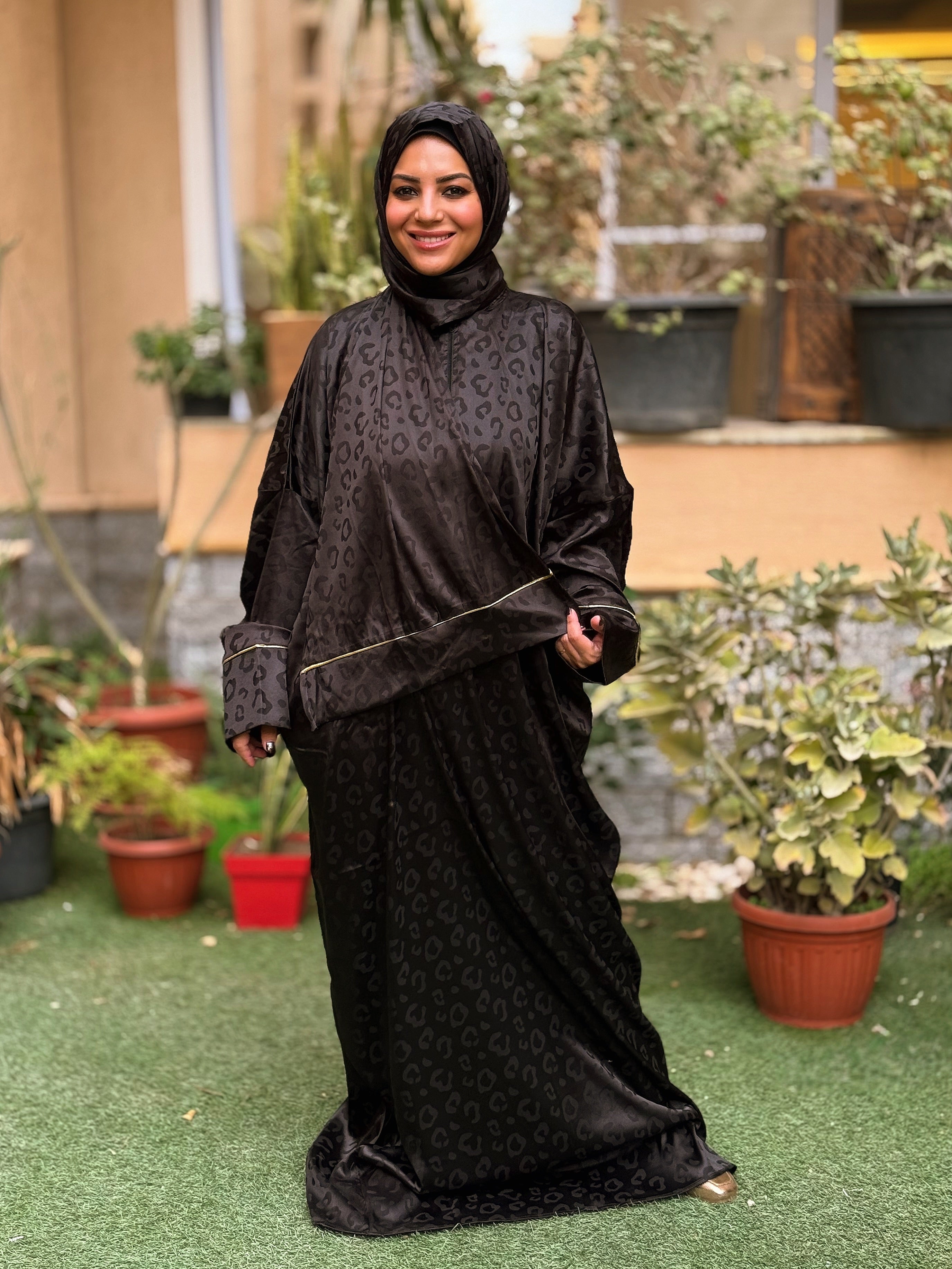 Isdal Ghazal - Black