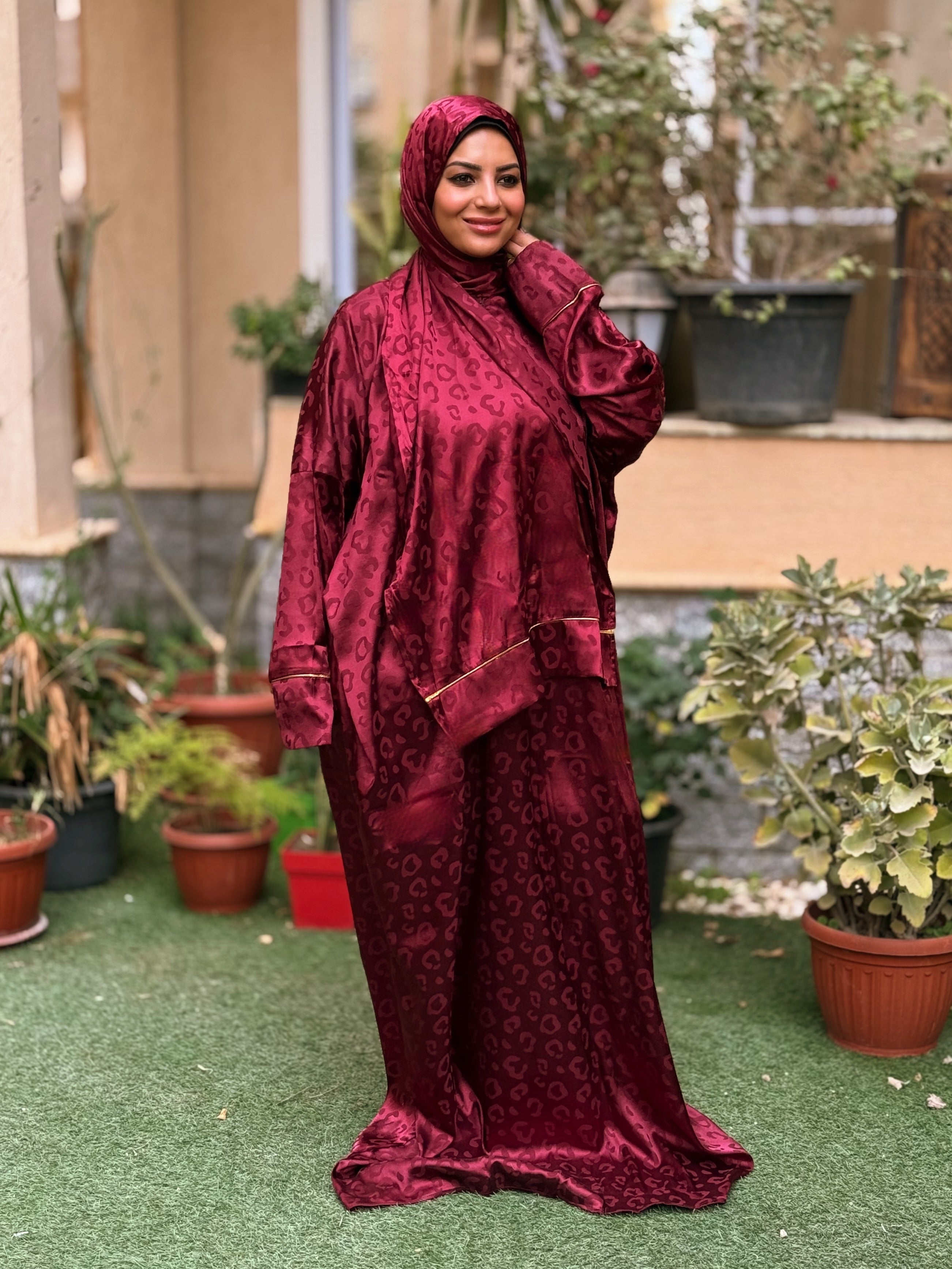 Isdal Ghazal- Burgundy