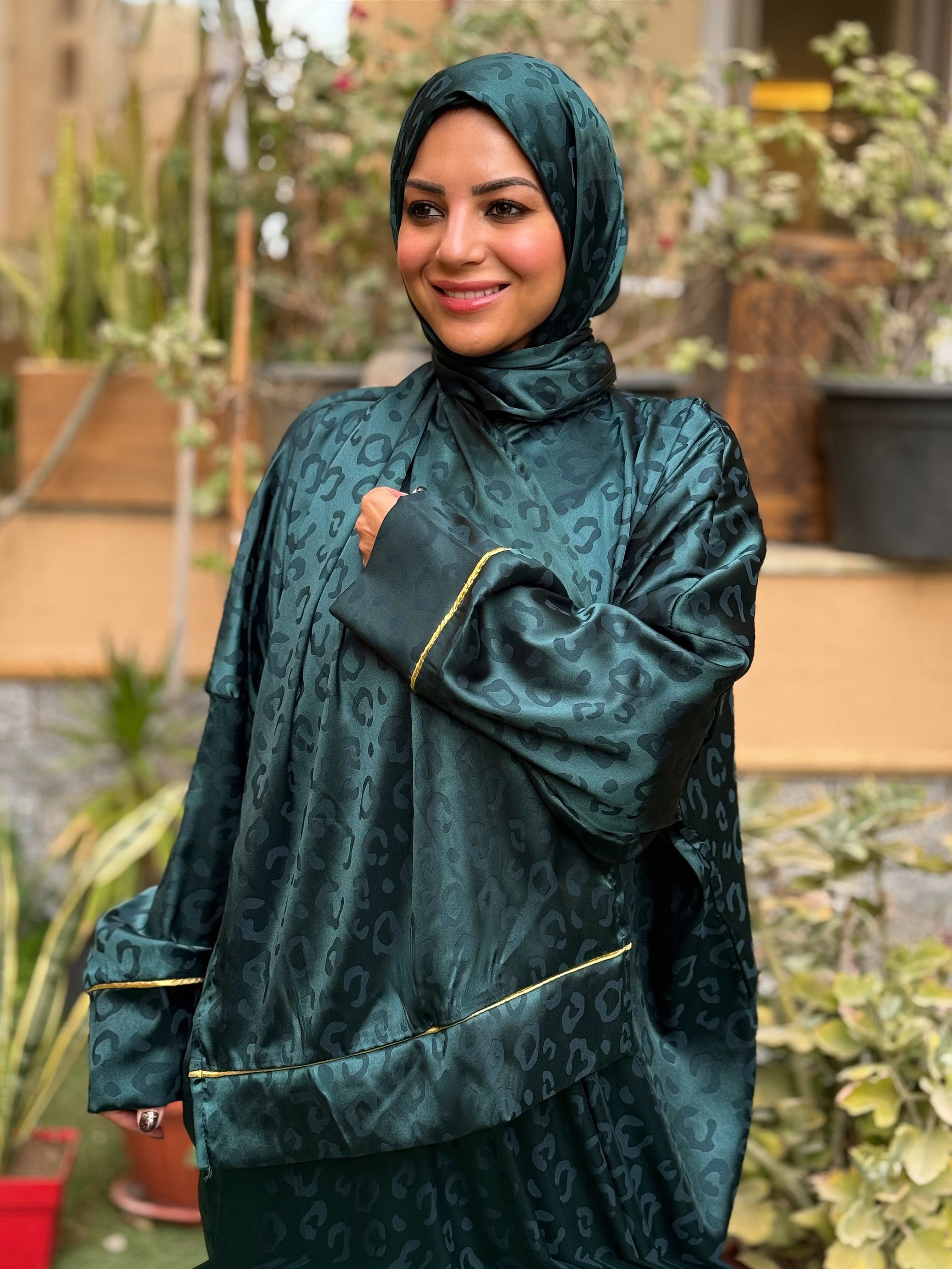 Isdal Ghazal - Forest green