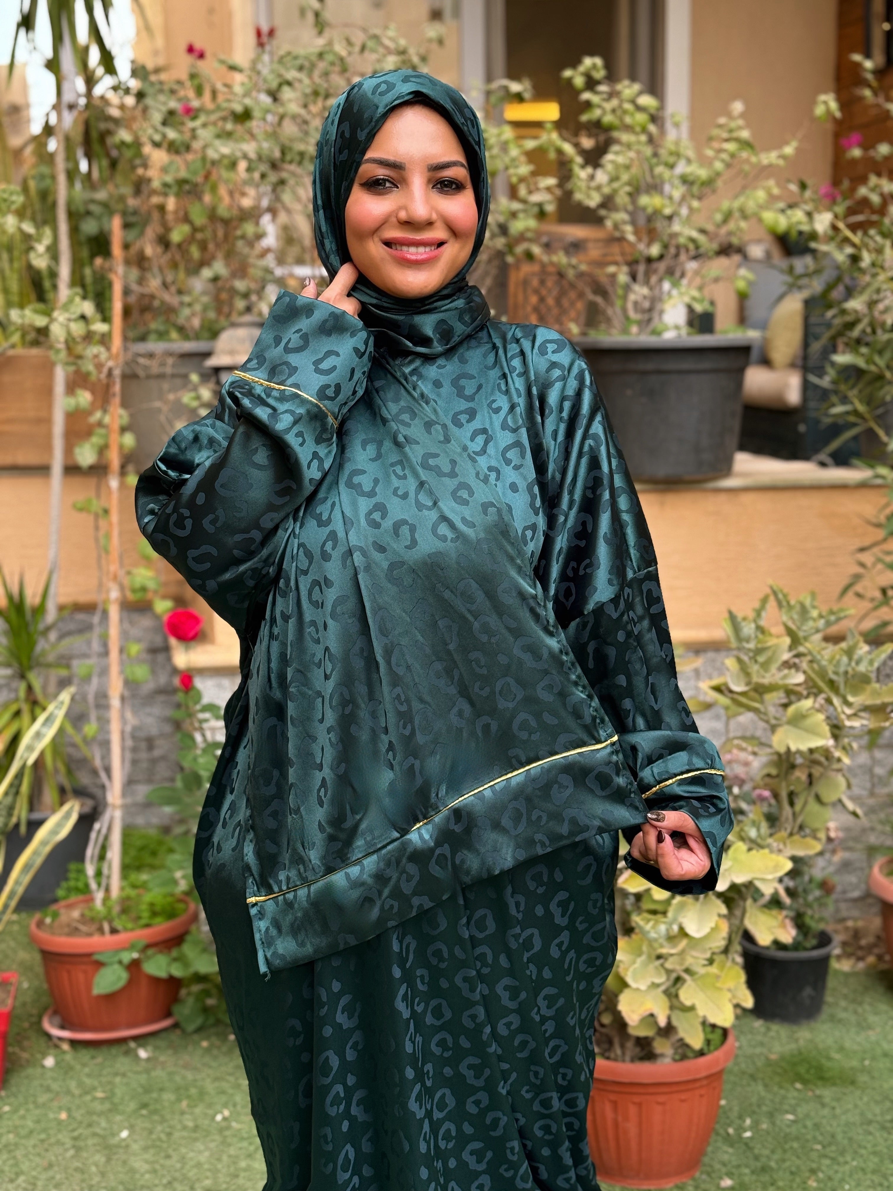 Isdal Ghazal - Forest green