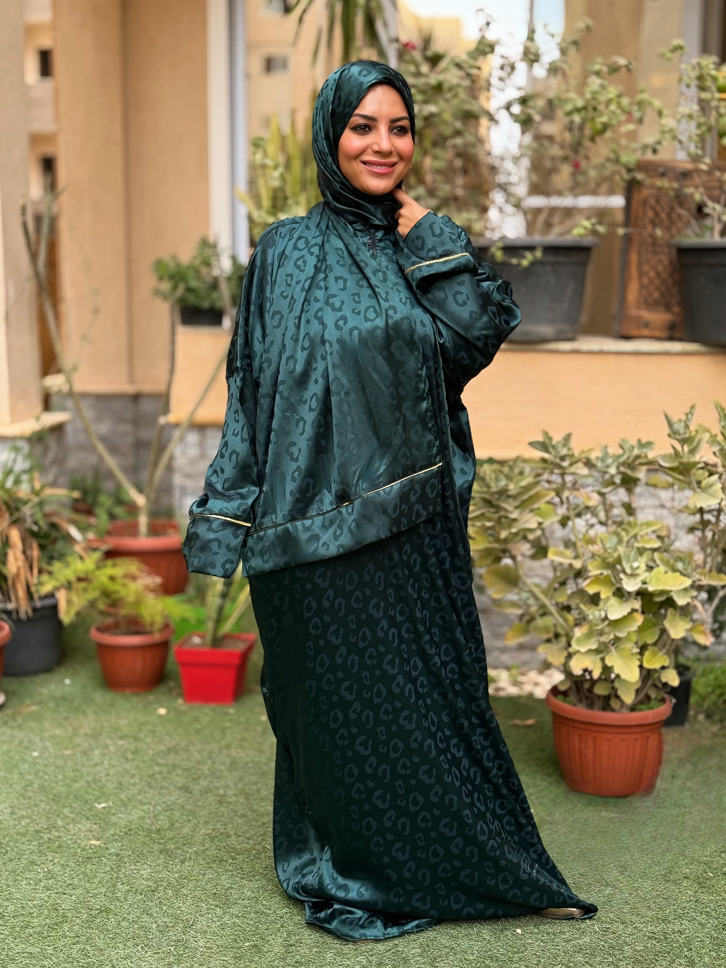 Isdal Ghazal - Forest green