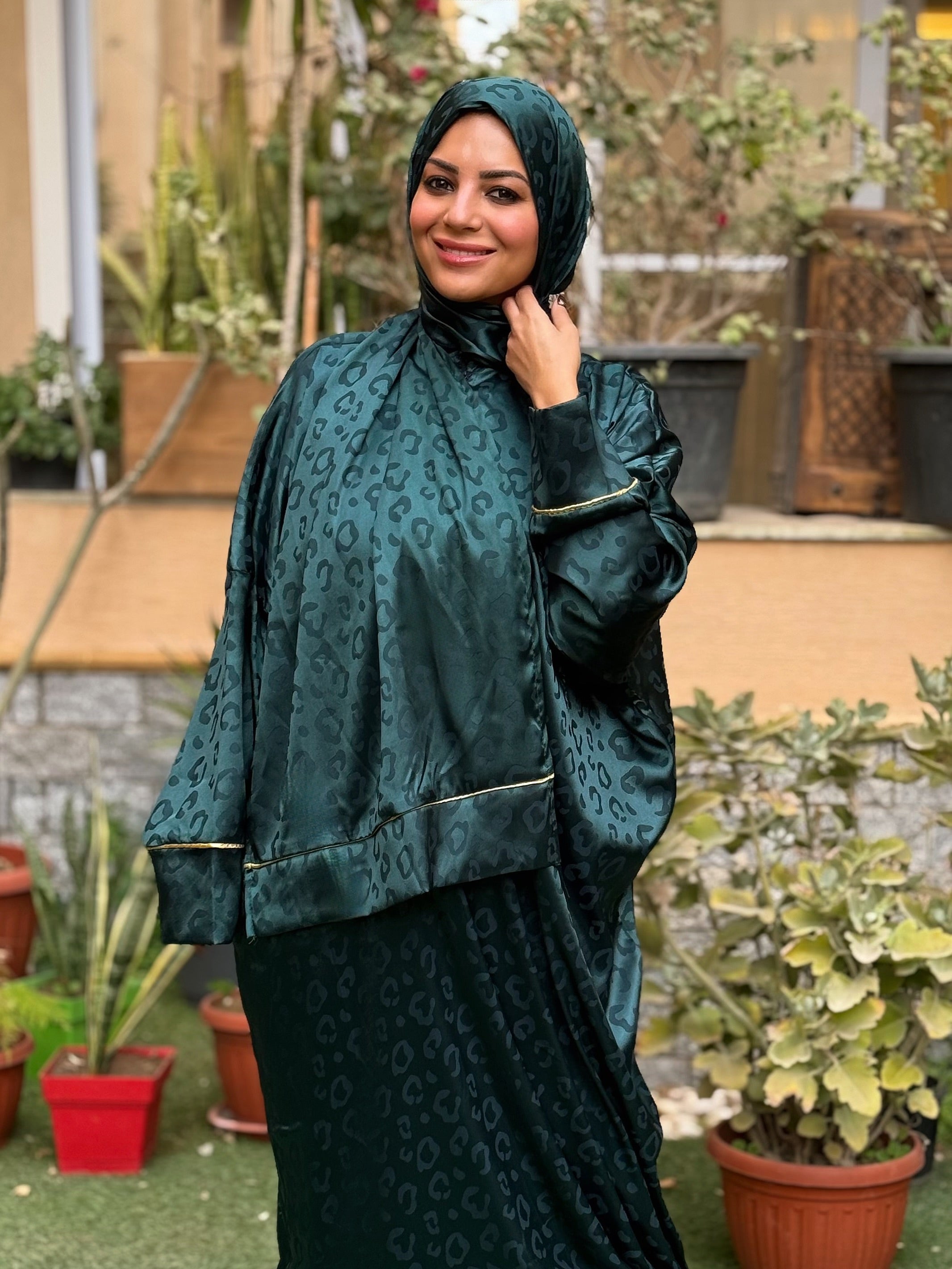 Isdal Ghazal - Forest green