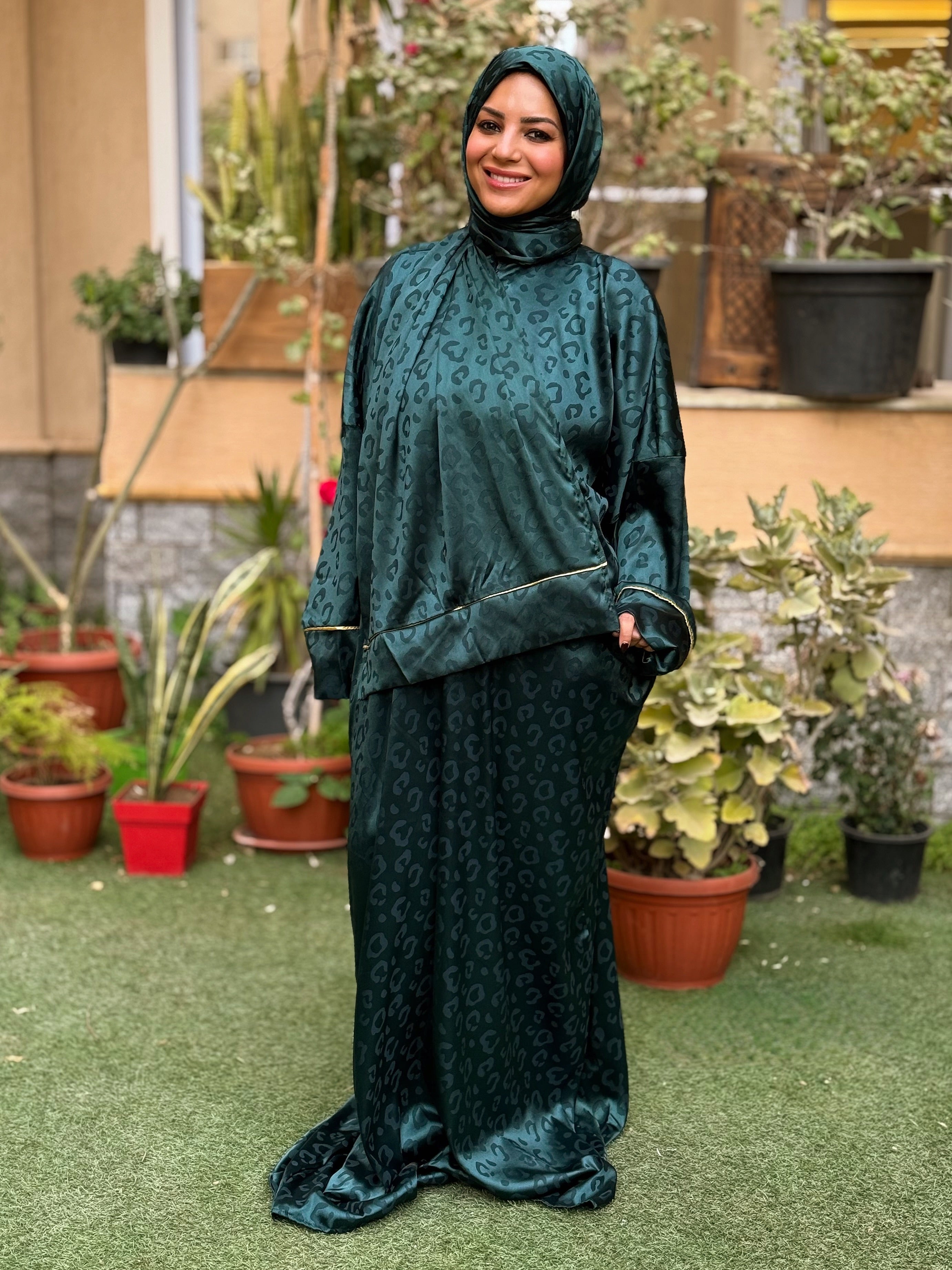 Isdal Ghazal - Forest green