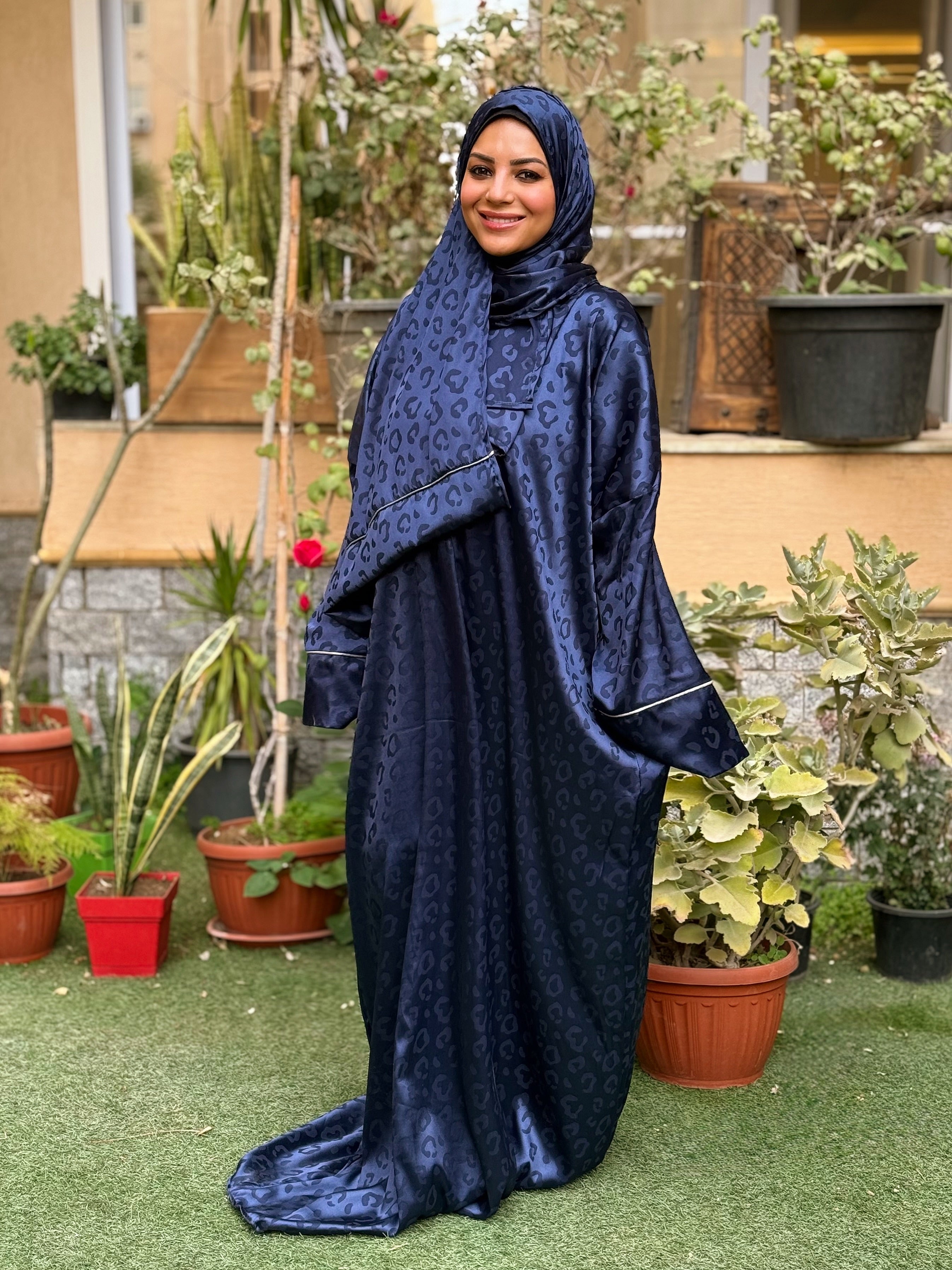 Isdal Ghazal - Navy Blue