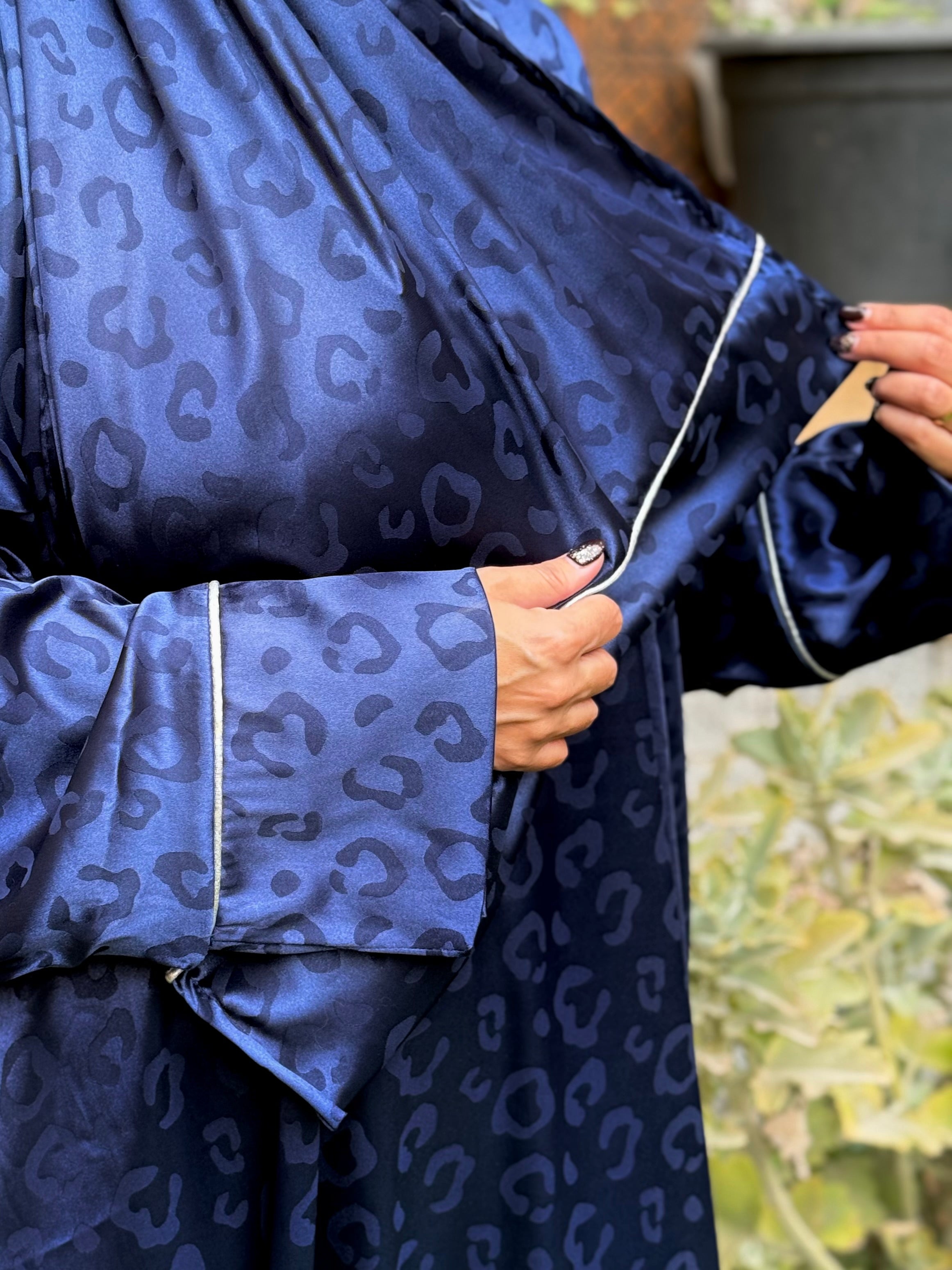 Isdal Ghazal - Navy Blue