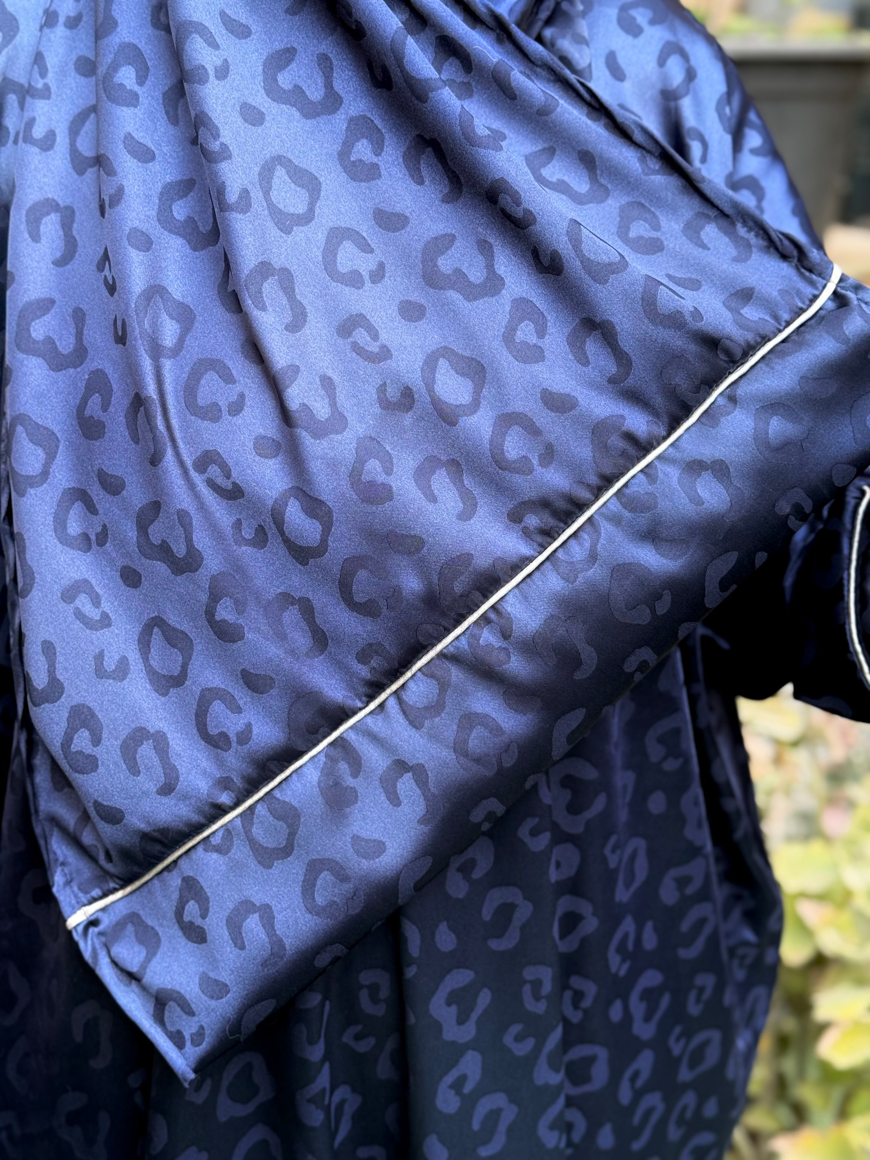 Isdal Ghazal - Navy Blue