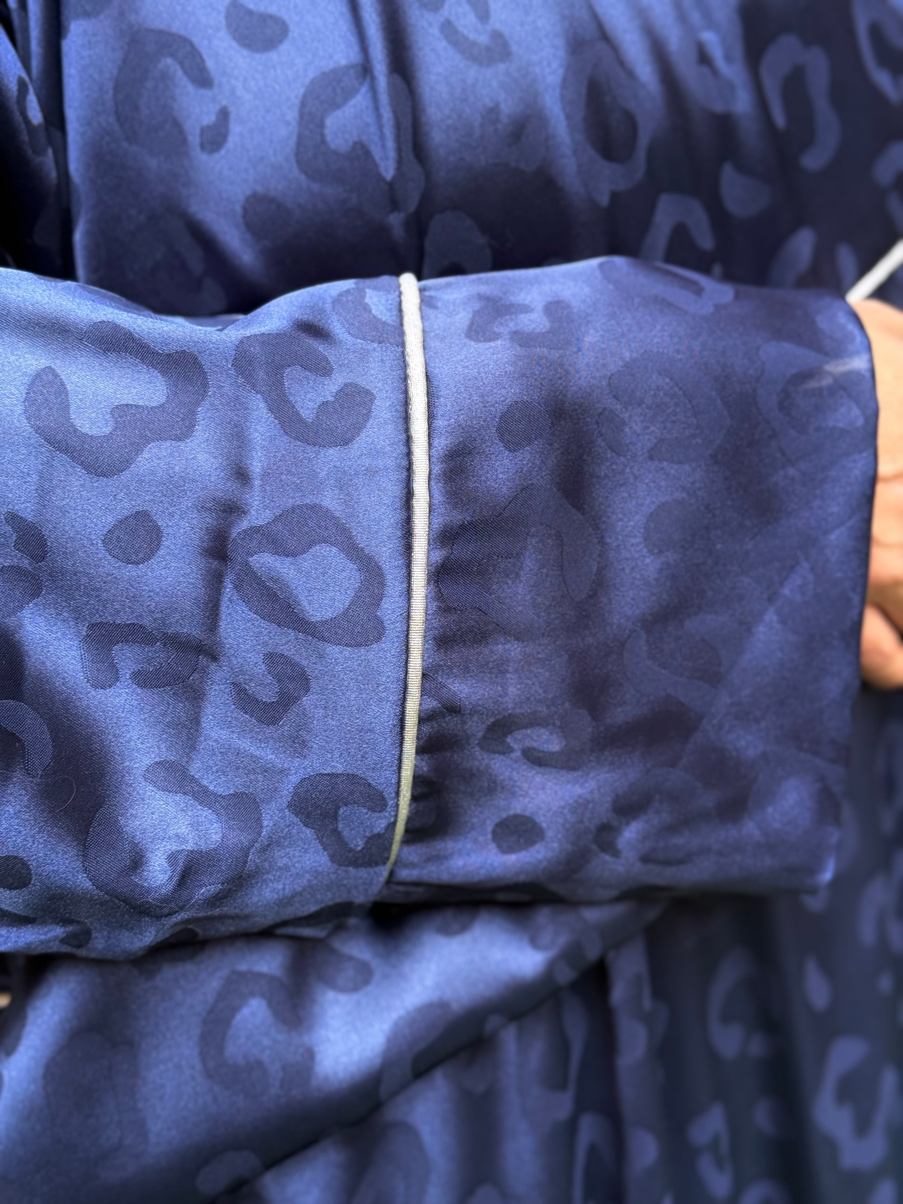 Isdal Ghazal - Navy Blue