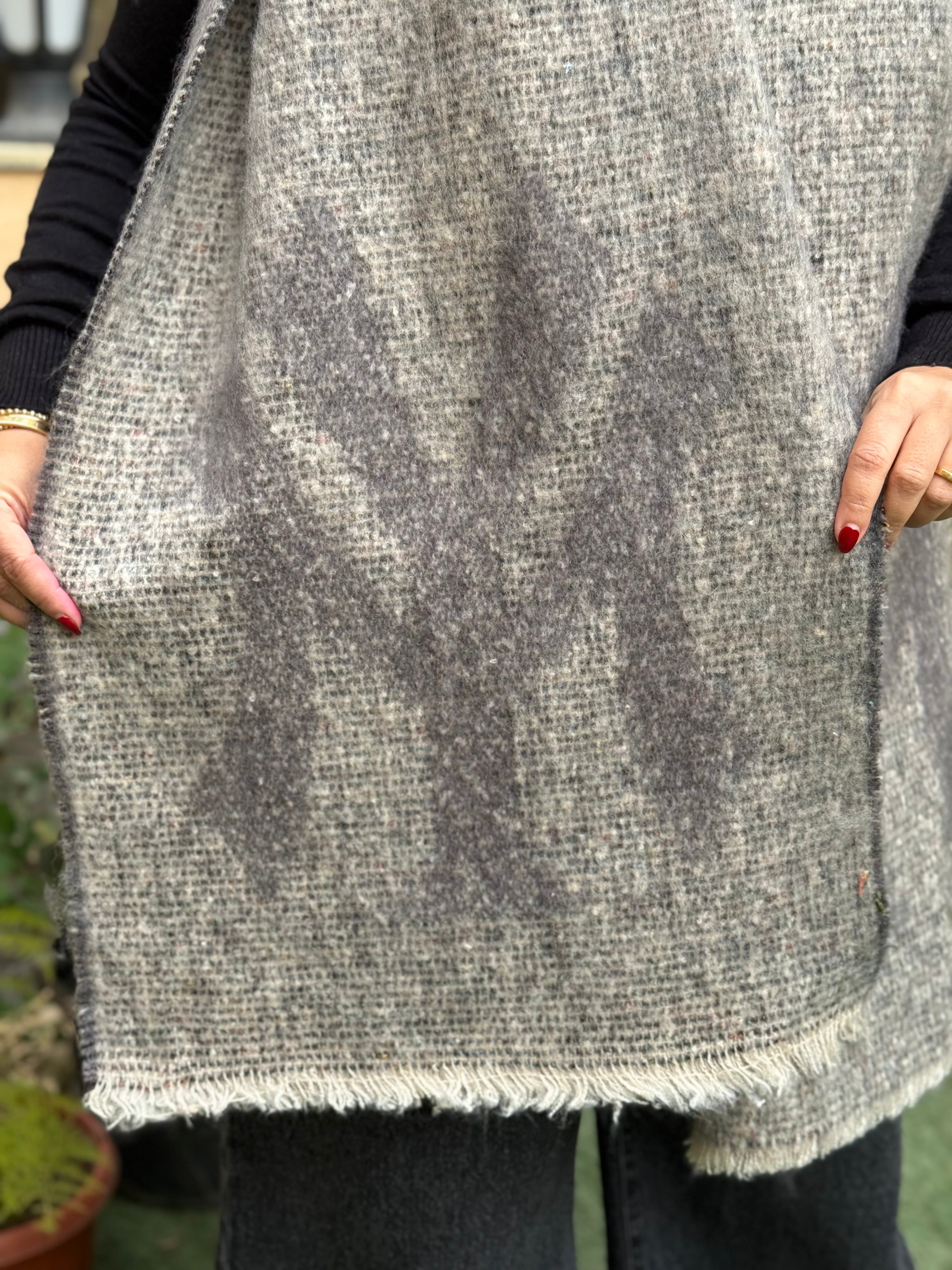 Printed mohair shawl - Black & Gray